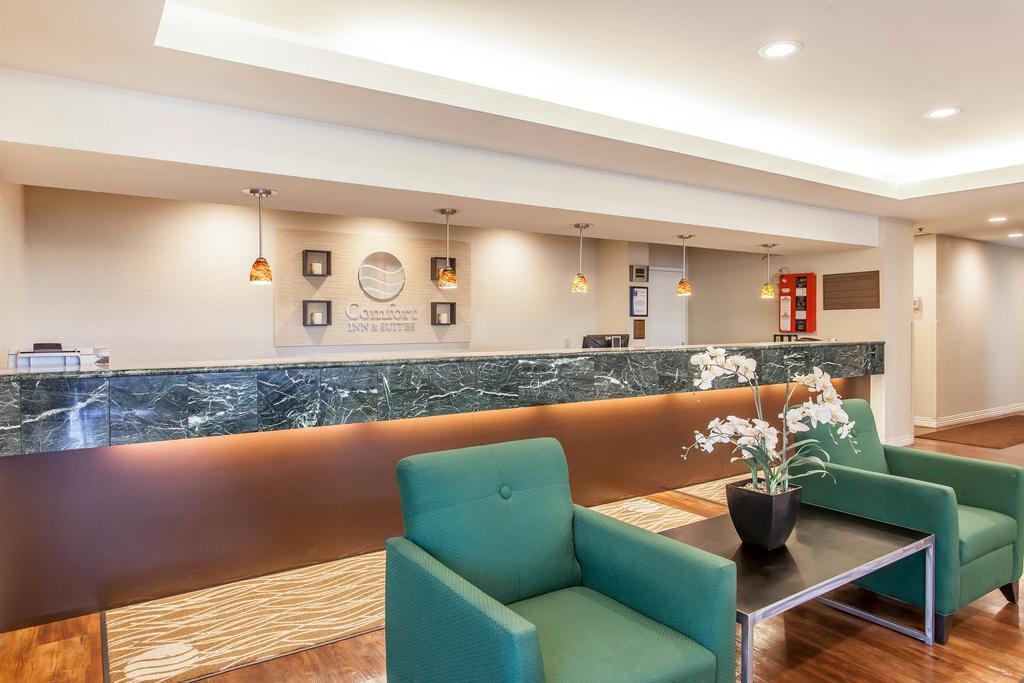 סי טק Comfort Inn & Suites Sea-Tac Airport מראה חיצוני תמונה